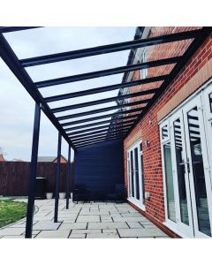 PERGOLA ÉVOLUTION SUR MESURE AVEC LE POLYCARBONATE COMPACT