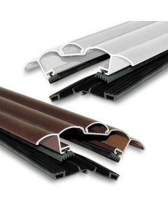 Profil alu chevron incliné 60mm avec joint Sunwood pour une finition parfaite