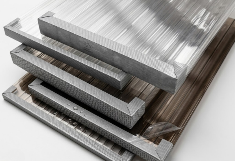 ruban micropérforé pour le polycarbonate alvéolaire