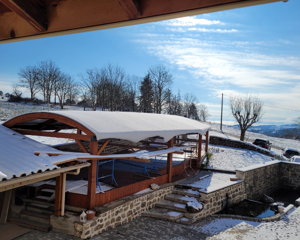 Abri piscine en polycarbonate alveolaire 16mm et profils universels SUNWOOD hiver