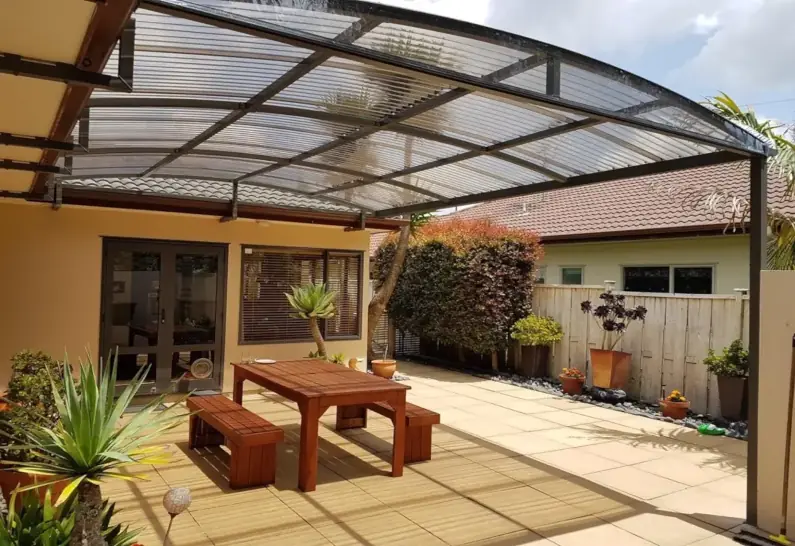 PERGOLA AVEC PLAQUE BRONZE